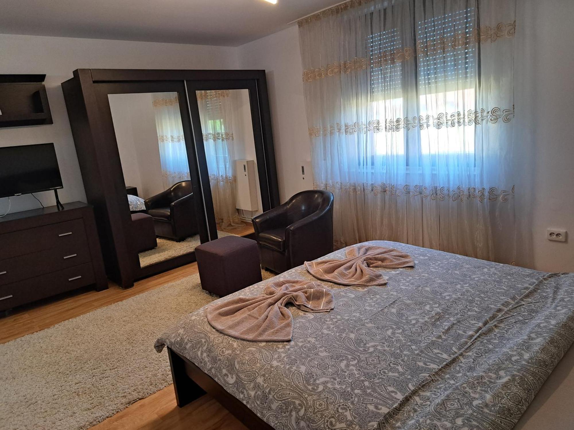 Penthouse Daniela - 3 Rooms In A Spacious Central Apartment Târgu-Mureş Buitenkant foto